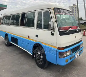 Mitsubishi Fuso Rosa 2000 White