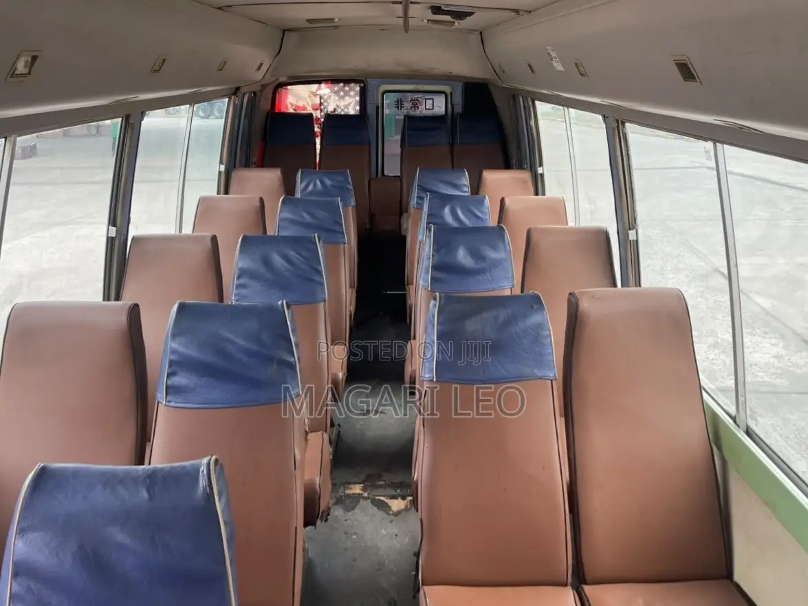 Mitsubishi Fuso Rosa 2000 White