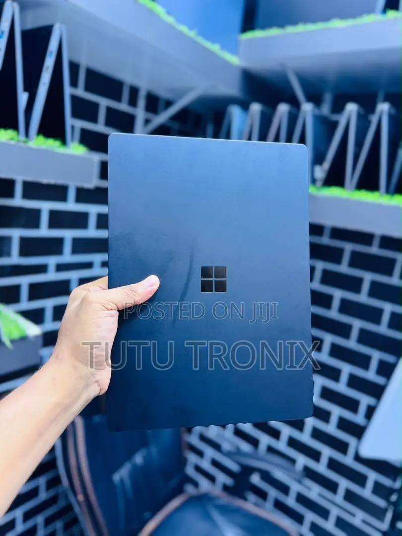 Laptop Microsoft Surface Laptop 2 8GB Intel Core i7 SSD 256GB