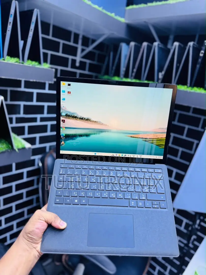Laptop Microsoft Surface Laptop 2 8GB Intel Core i7 SSD 256GB