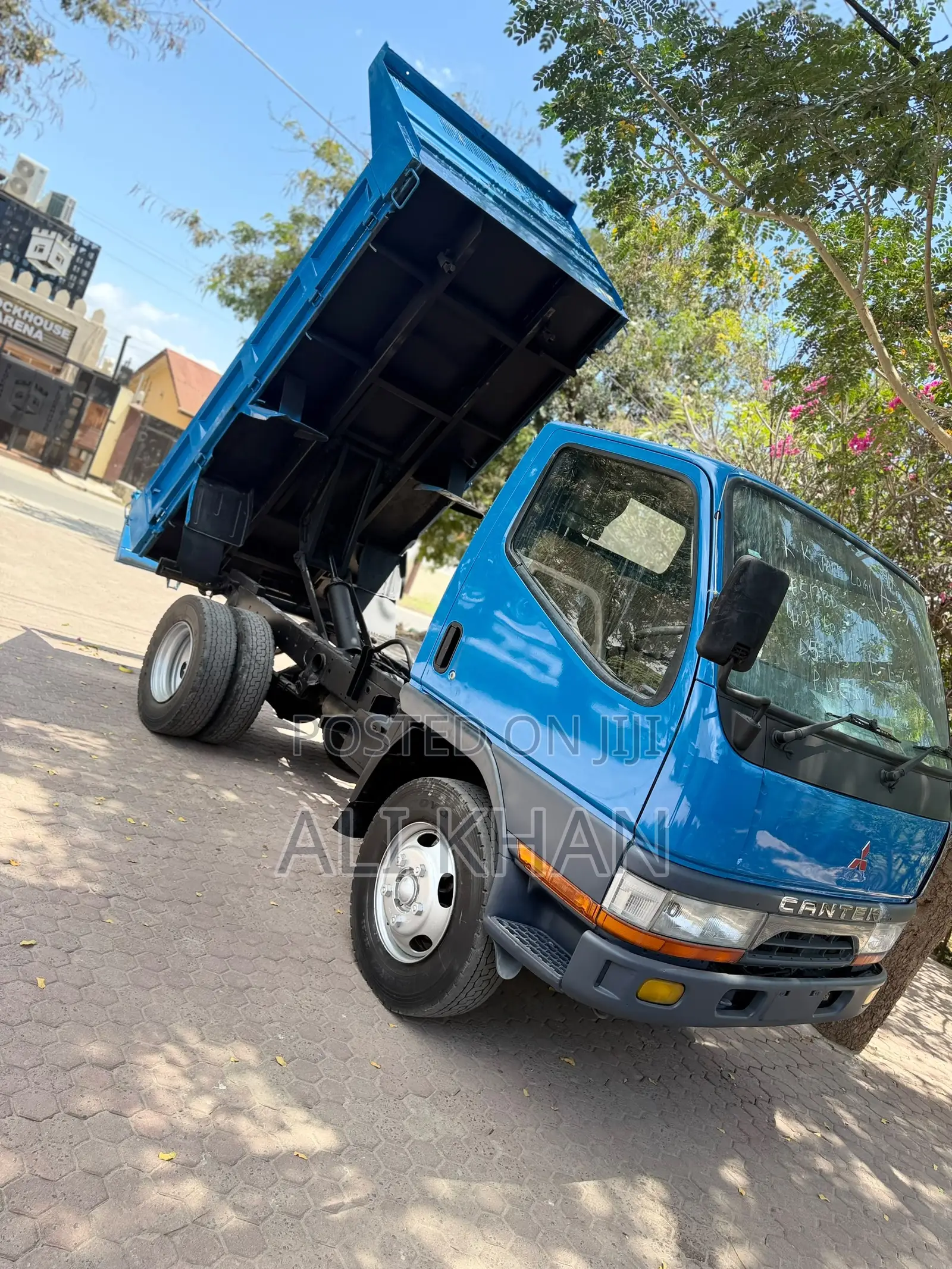 Mitsubishi Canter Tipper Blue 1994