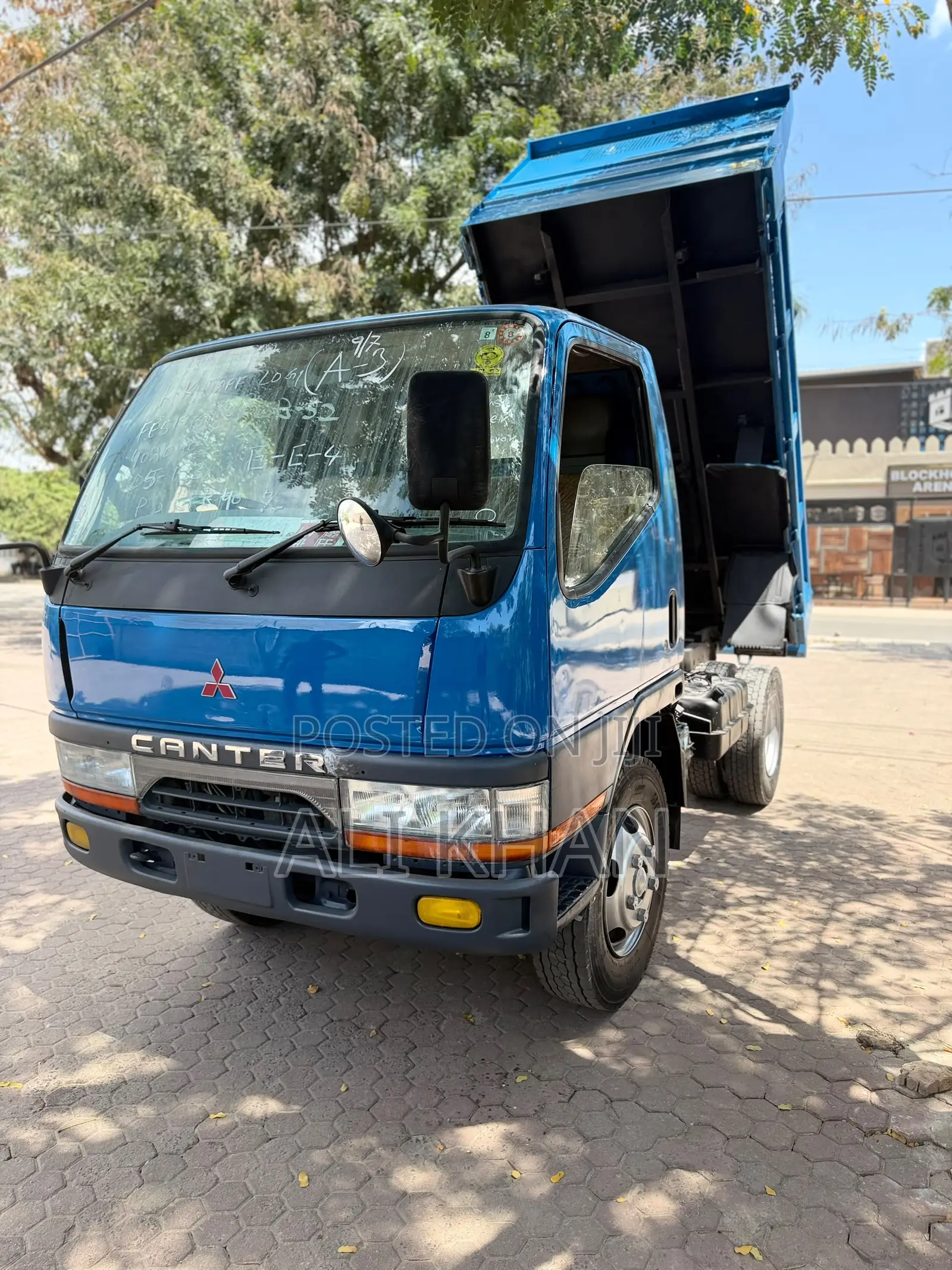 Mitsubishi Canter Tipper Blue 1994