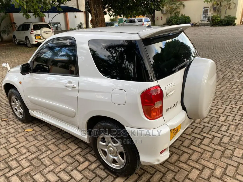 Toyota RAV4 Automatic 2003 White