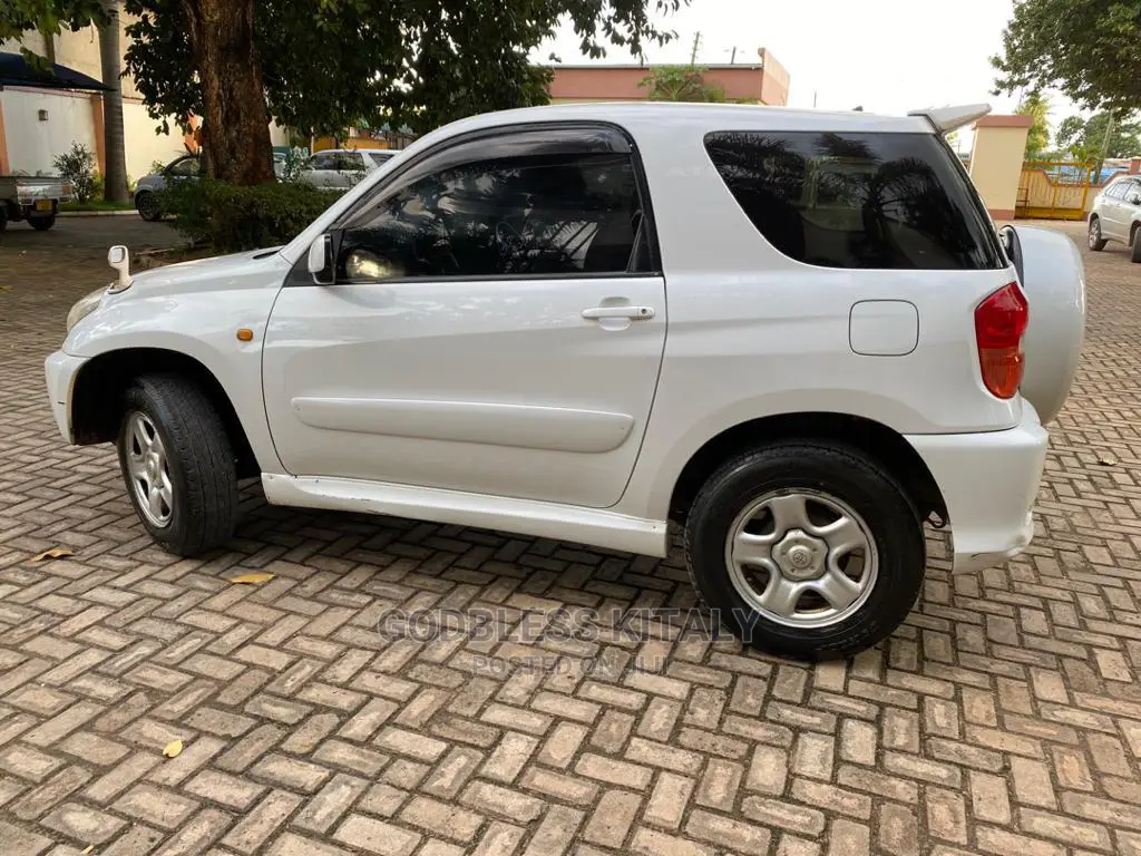 Toyota RAV4 Automatic 2003 White