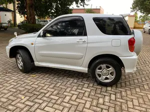 Toyota RAV4 Automatic 2003 White
