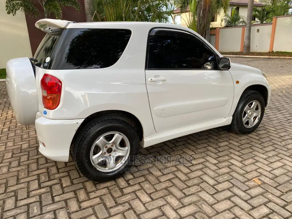 Toyota RAV4 Automatic 2003 White
