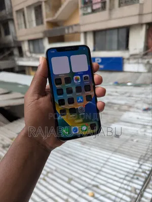 Apple iPhone X 64 GB White