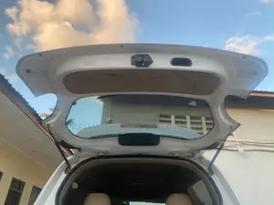 Toyota Porte 2005 White