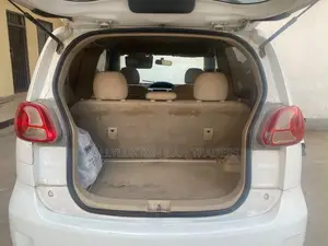 Toyota Porte 2005 White