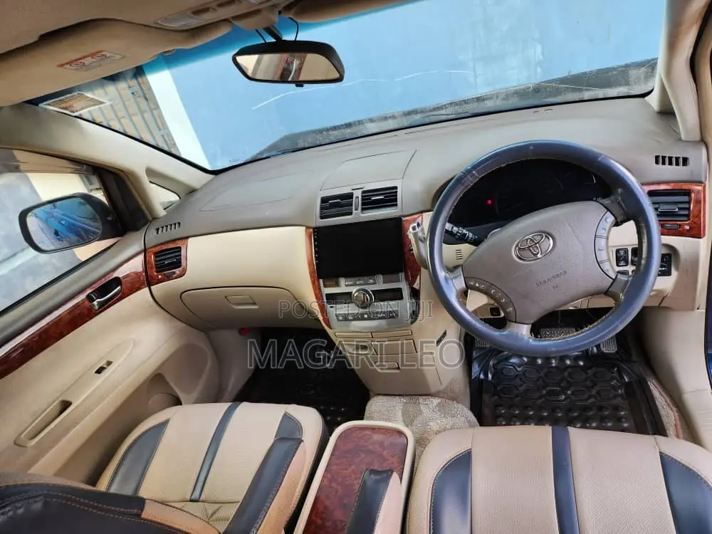Toyota Ipsum 2005 Blue