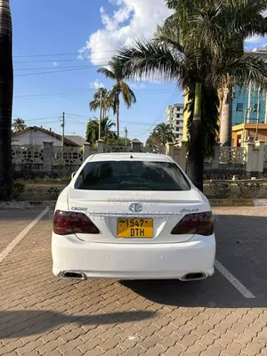 Toyota Crown 2009 White