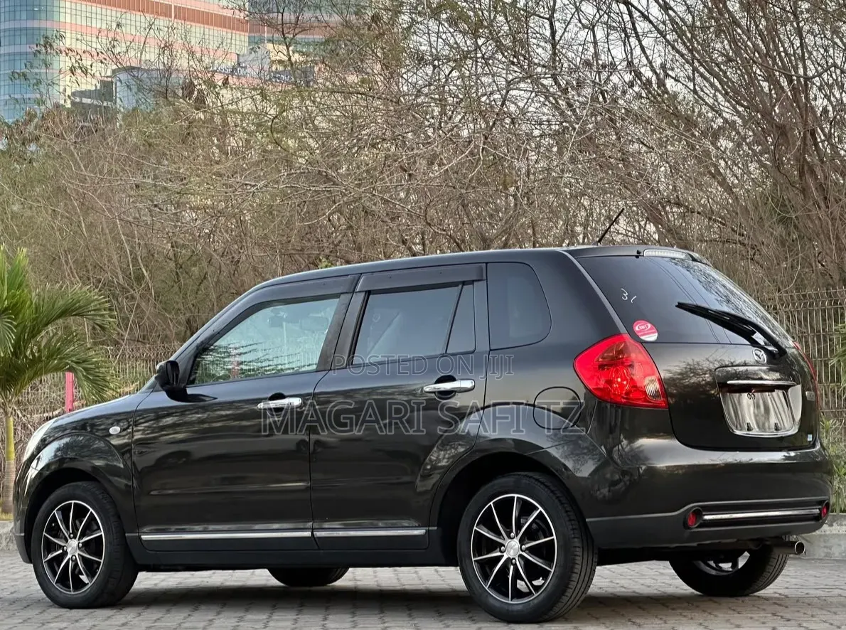 Mazda Verisa 2013 Black