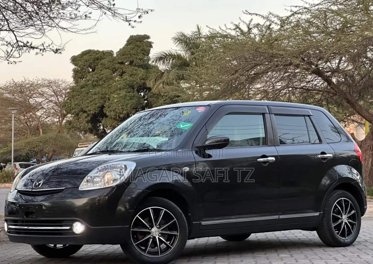 Mazda Verisa 2013 Black