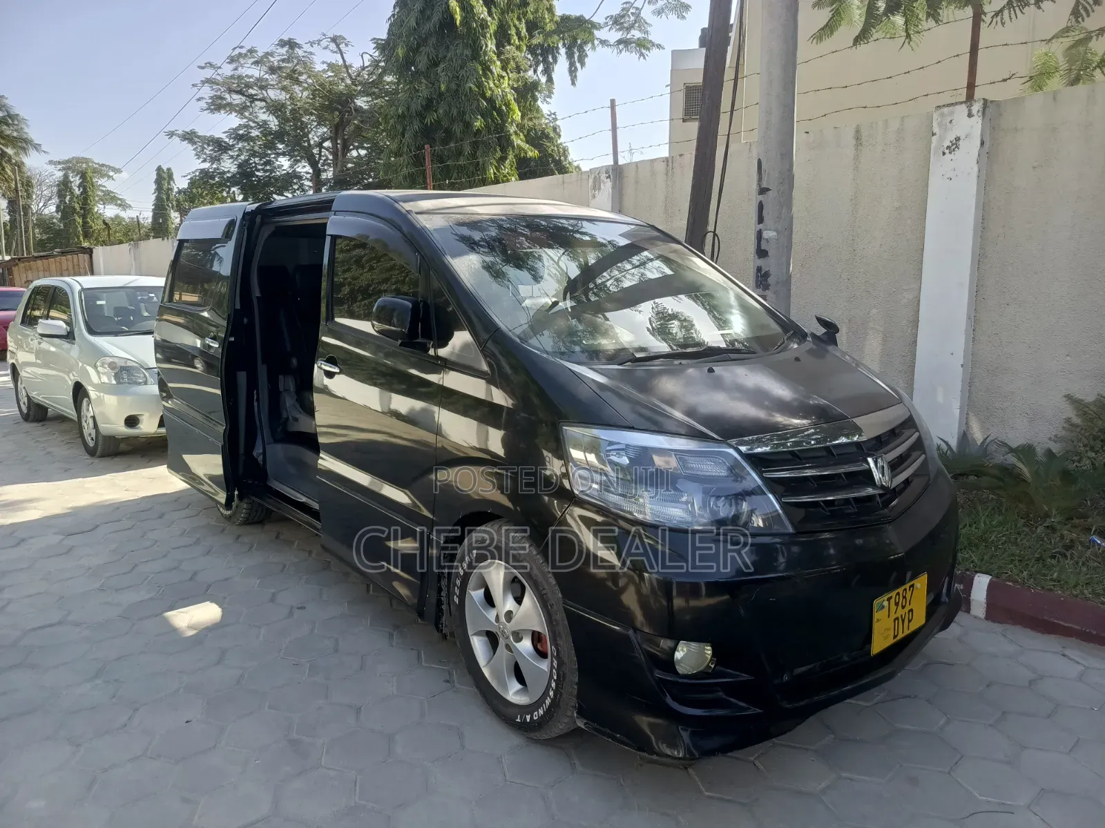 Toyota Alphard 2.4 Hybrid AWD 2006 Black