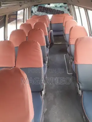 Mitsubishi Fuso Rosa 2004 White