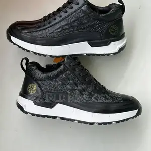 Hidden Roops Sneakers