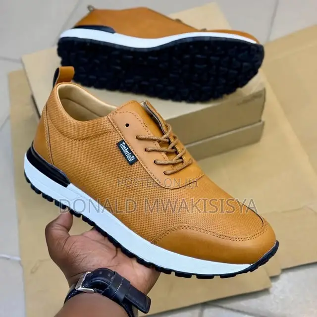 Hidden Roops Sneakers