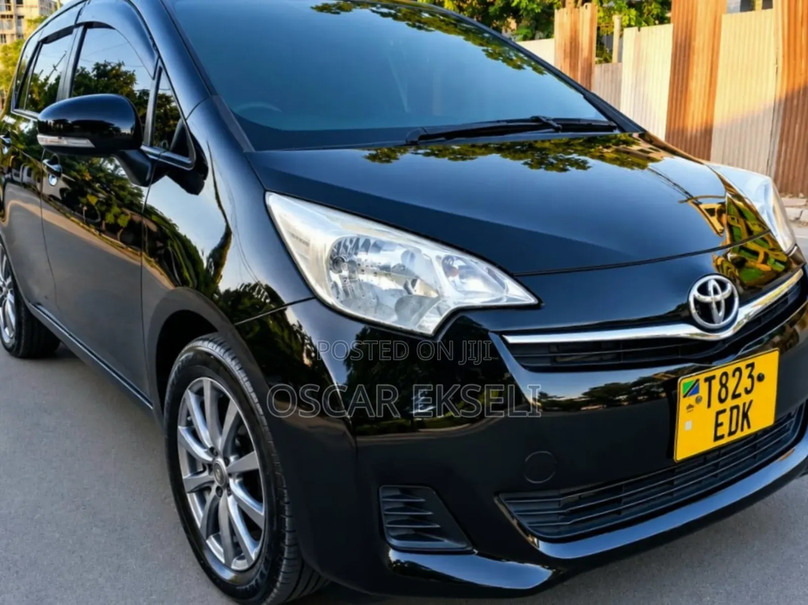 Toyota Ractis 2012 Black