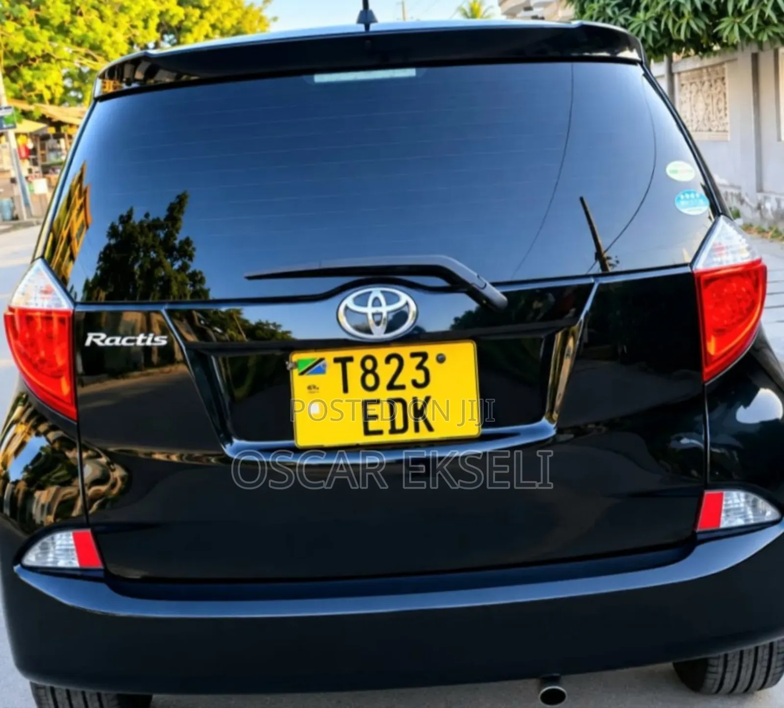 Toyota Ractis 2012 Black