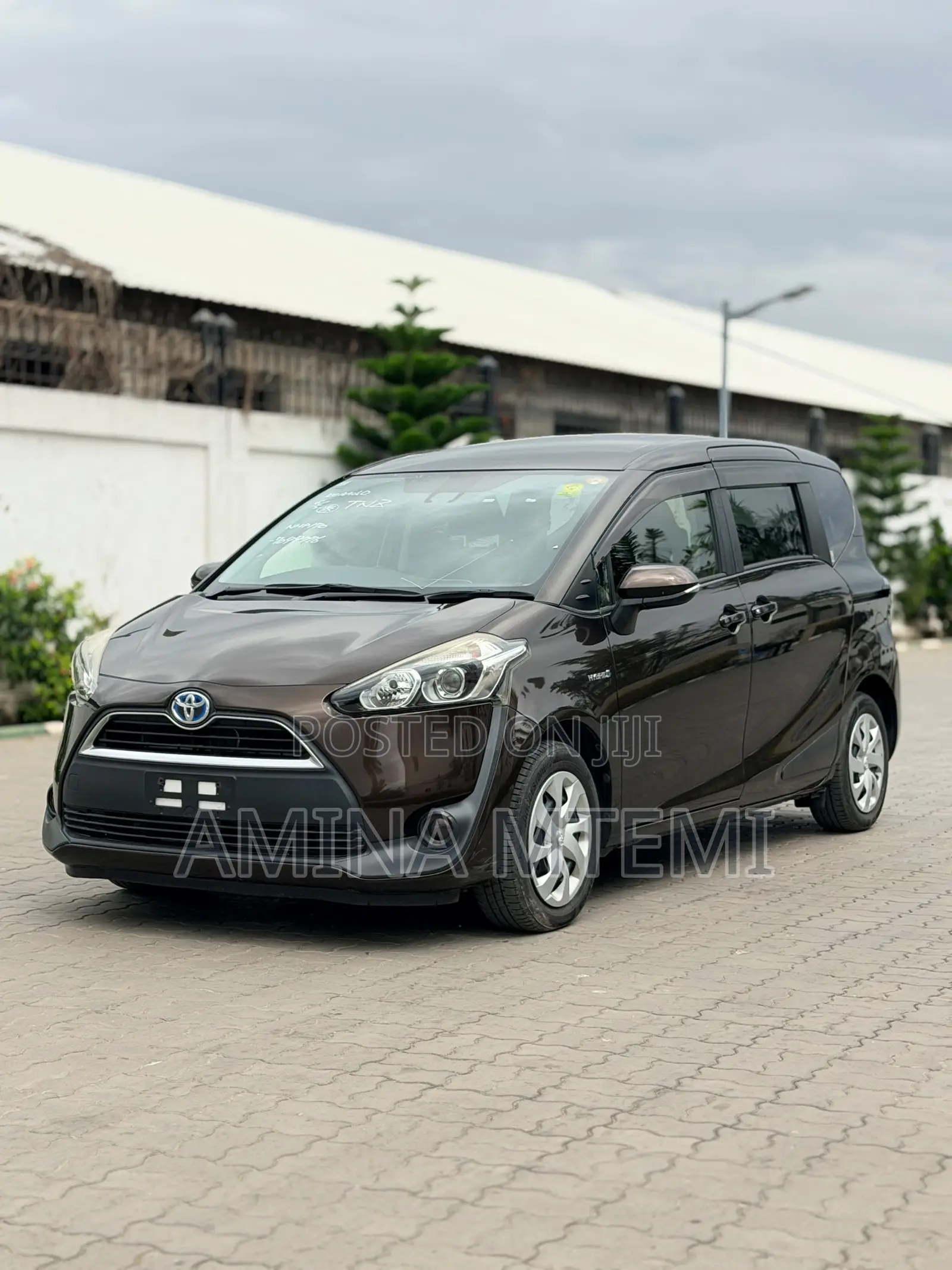 Toyota Sienta 1.5 AWD 2016 Black
