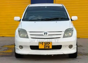 Toyota IST 2004 White
