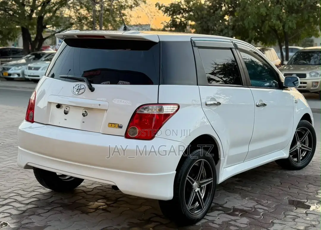 Toyota IST 2004 White
