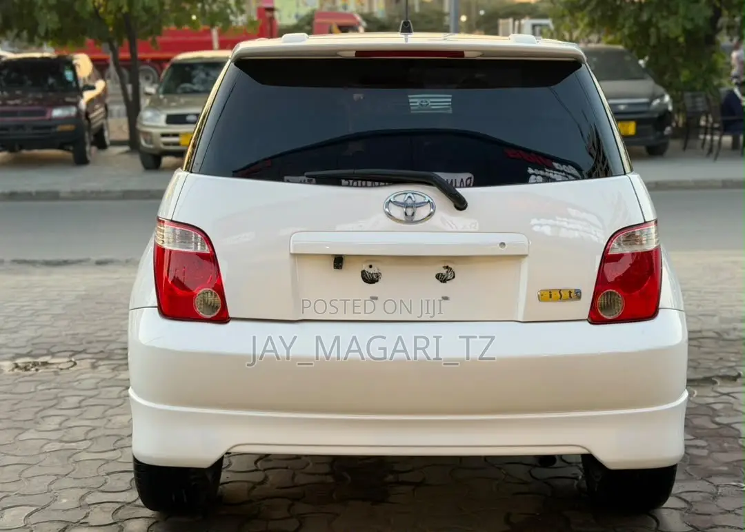 Toyota IST 2004 White
