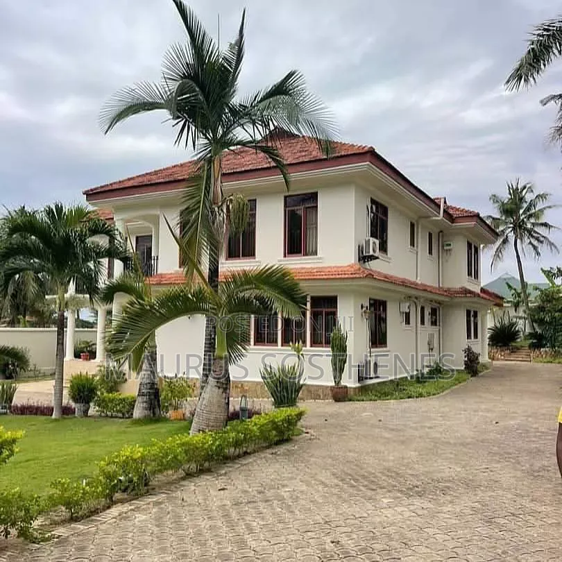 5bdrm Bungalow in Salasala, Kunduchi for sale