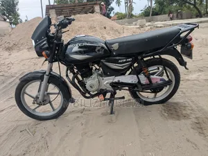 Bajaj Boxer 125 2025 Black
