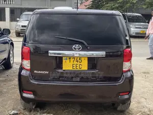 Toyota Corolla Rumion 2010 Black