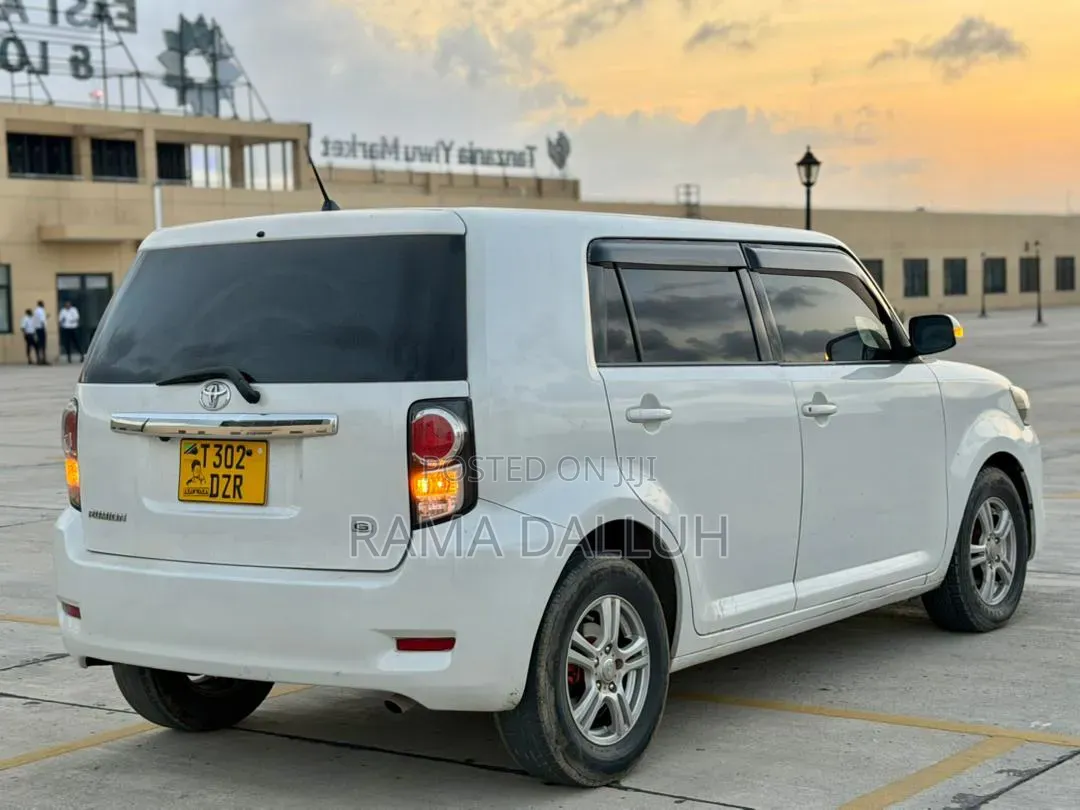Toyota Land Cruiser Prado 2005 White