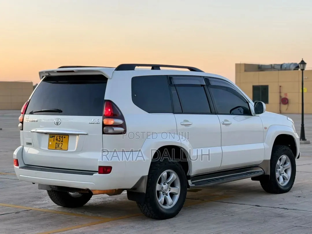 Toyota Land Cruiser Prado 2005 White