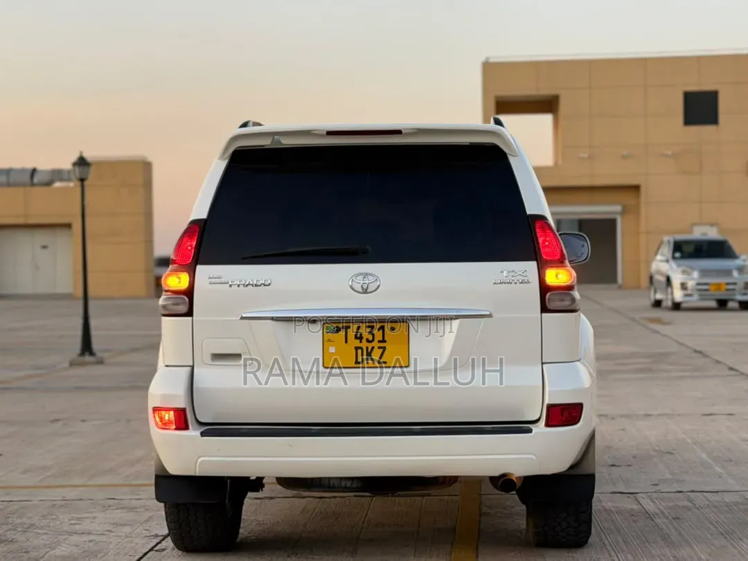 Toyota Land Cruiser Prado 2005 White