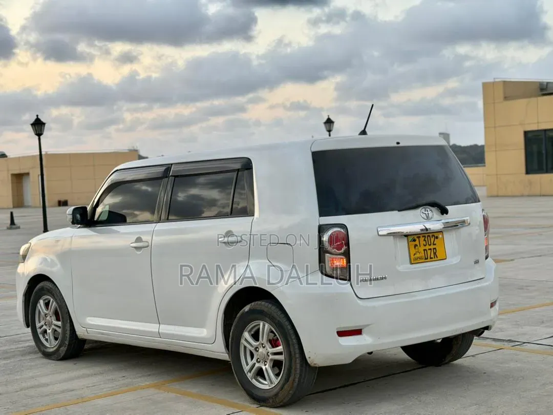 Toyota Corolla Rumion 2008 White