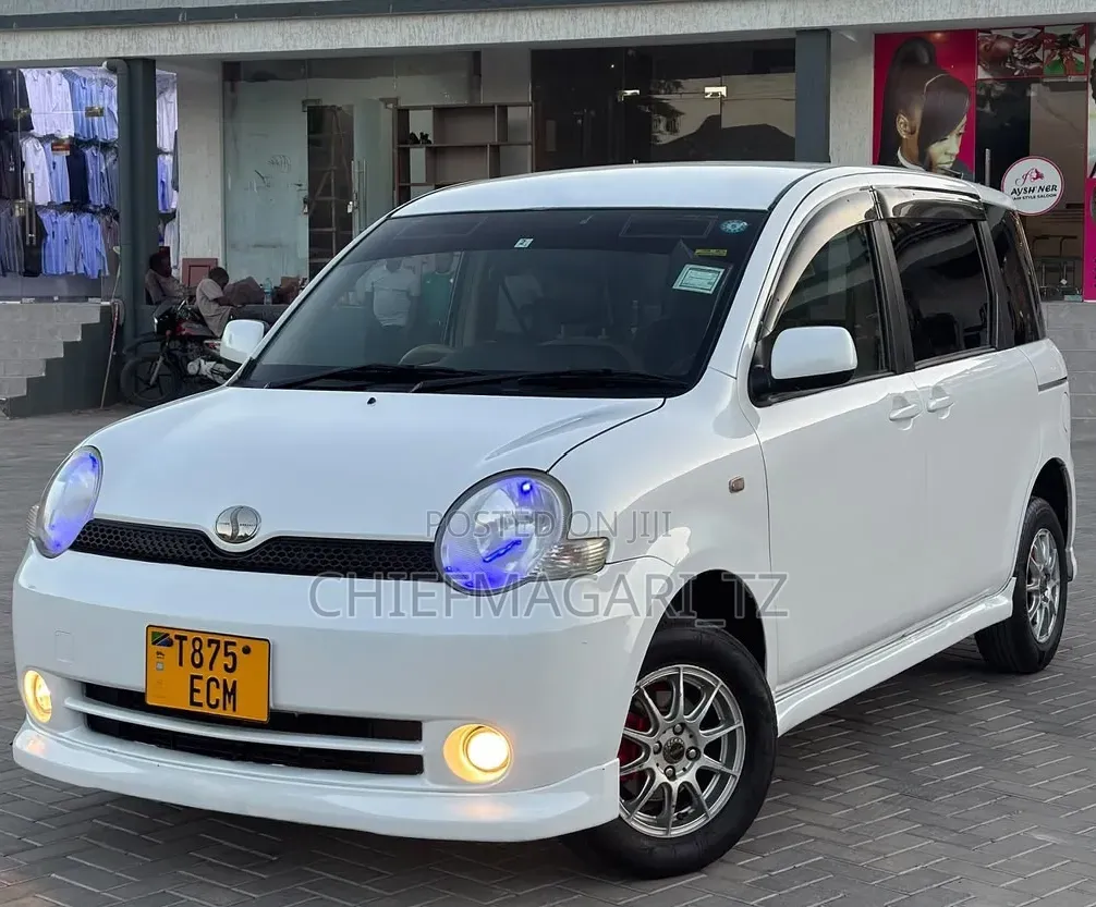Toyota Sienta 2003 White