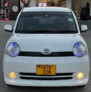 Toyota Sienta 2003 White