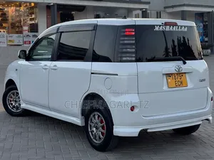 Toyota Sienta 2003 White