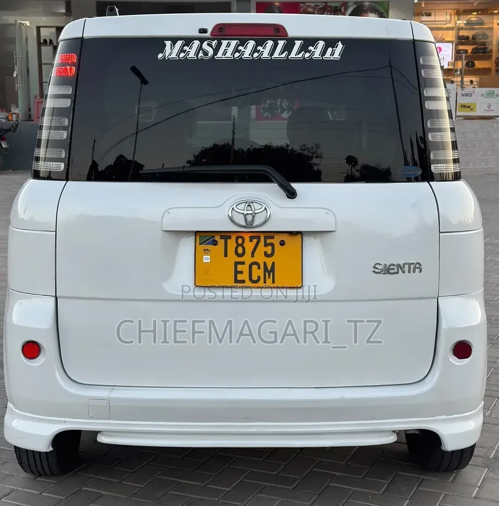 Toyota Sienta 2003 White