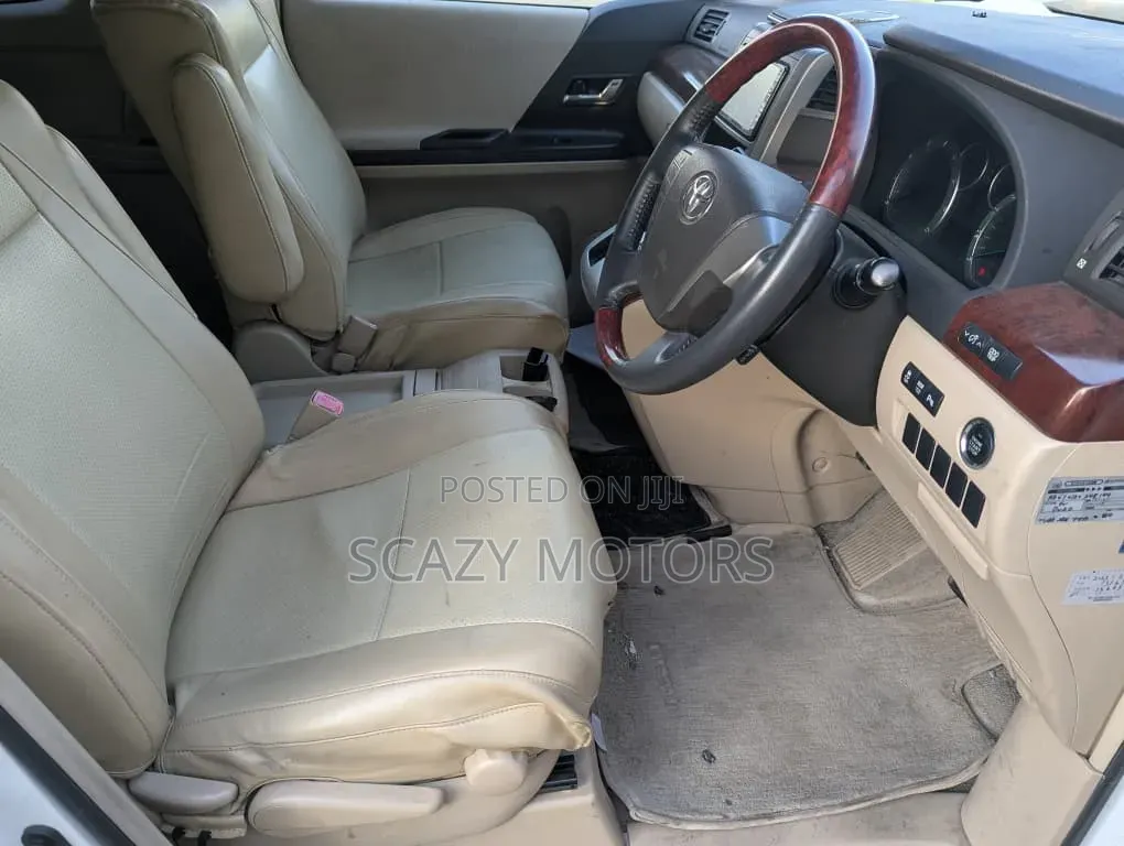 Toyota Alphard 2010 White