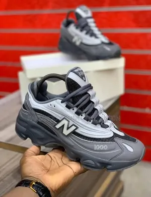 Titan Blackout Runner