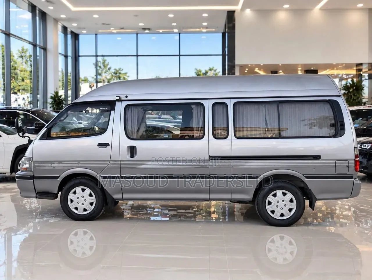 Toyota HiAce 2002 Gold