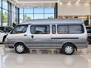 Toyota HiAce 2002 Gold