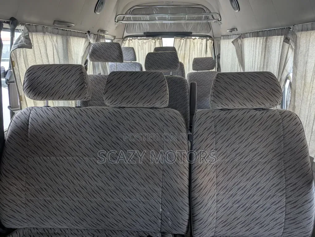 Toyota HiAce 1996 Gold