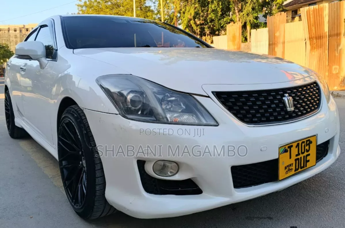 Toyota Crown 2008 White