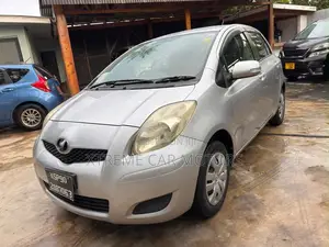 Toyota Vitz 2007 Silver