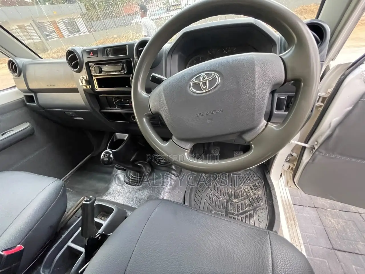 Toyota Land Cruiser 2016 White