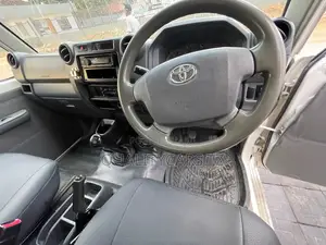 Toyota Land Cruiser 2016 White
