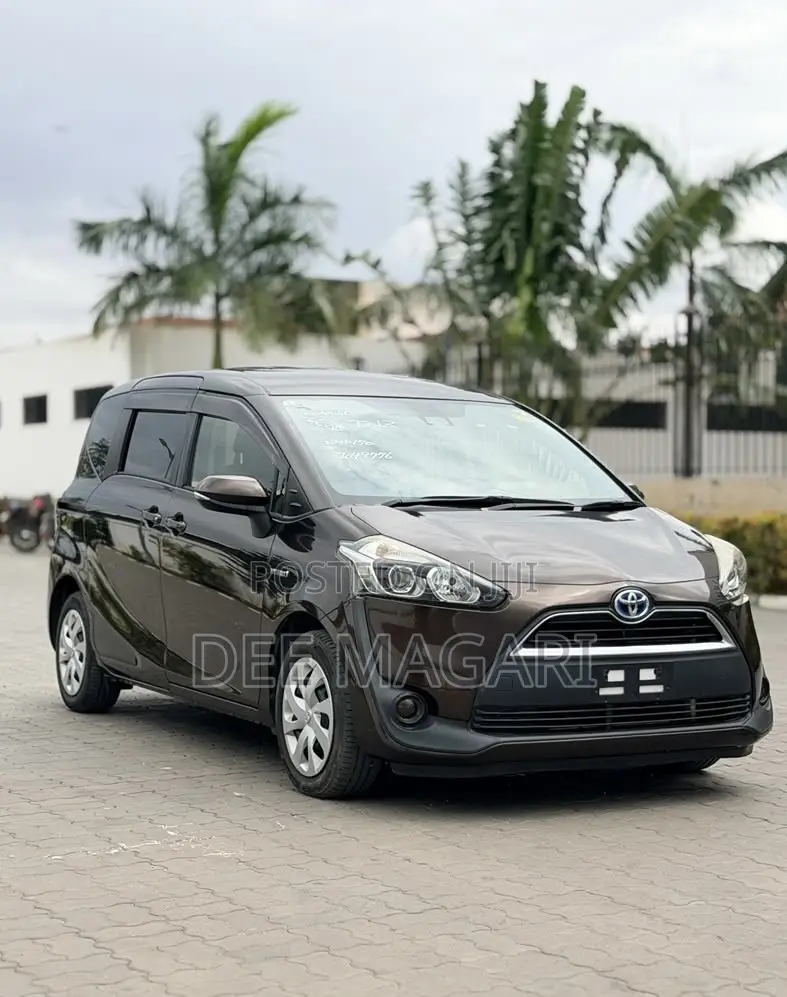 Toyota Sienta 2016 Black