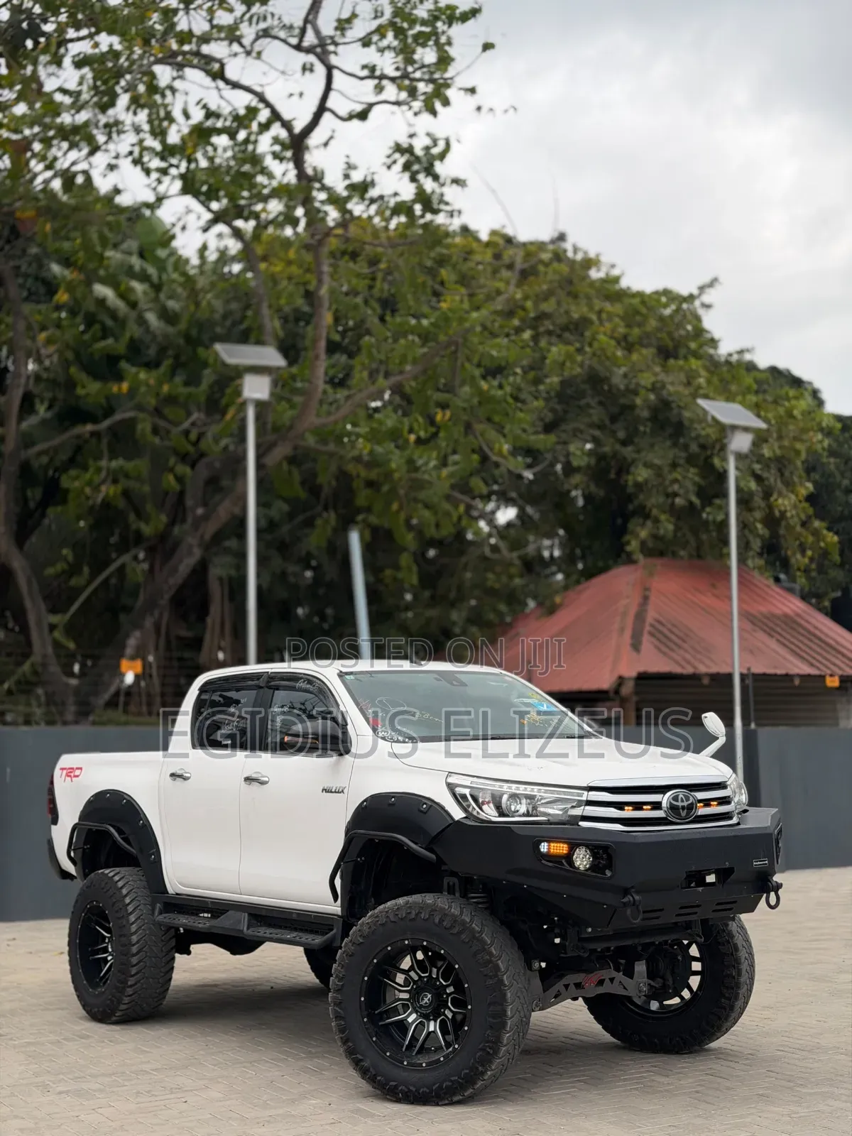 Toyota Hilux 2021 White