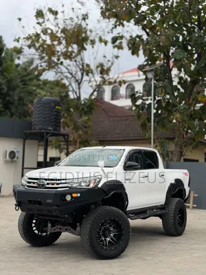 Toyota Hilux 2021 White
